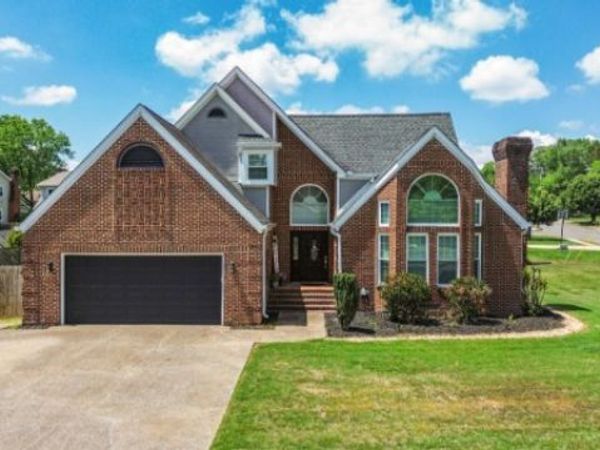 215 Hunters Run Cir NW, Cleveland, TN 37312