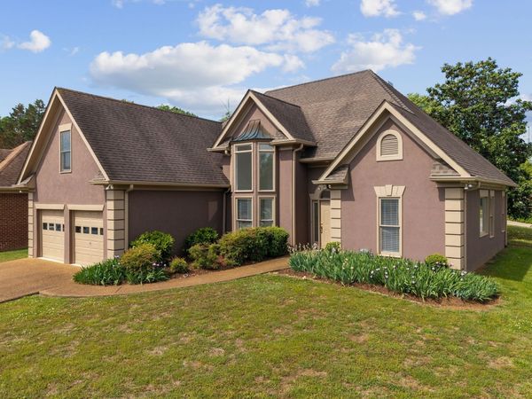 5034 Camelot Dr , Columbia, TN 38401