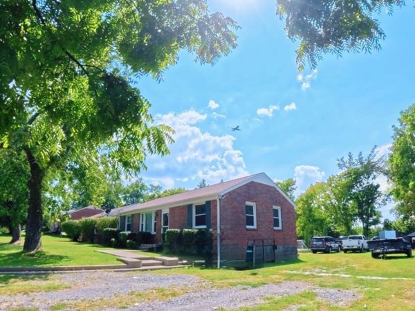 3915 E Ridge Dr , Nashville, TN 37211