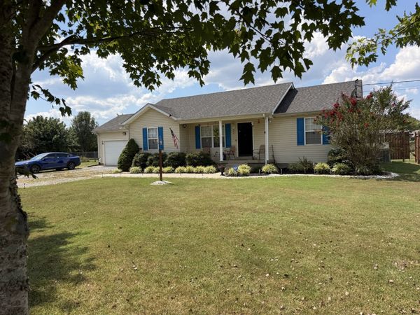 425 Davis Ln , Bell Buckle, TN 37020