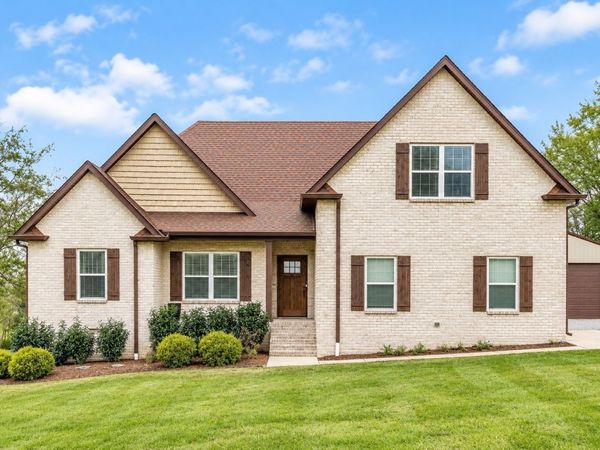 1269 Lauderdale Ln, Bethpage, TN 37022
