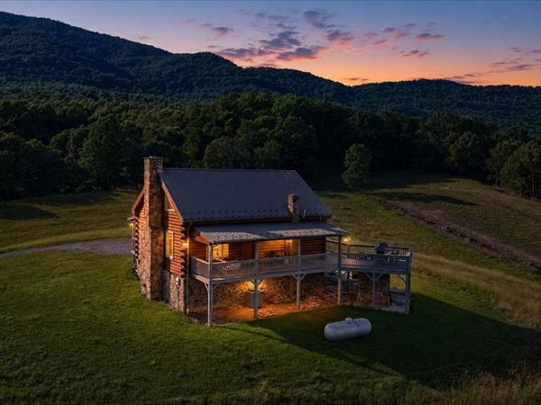 490 Mountain Springs Rd , Tannersville, VA 24377