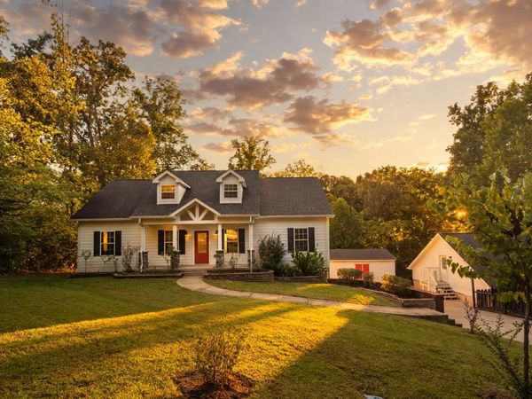 111 Lakeland Dr , Dover, TN 37058