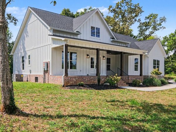 4881 Woodbury Pike , Murfreesboro, TN 37127