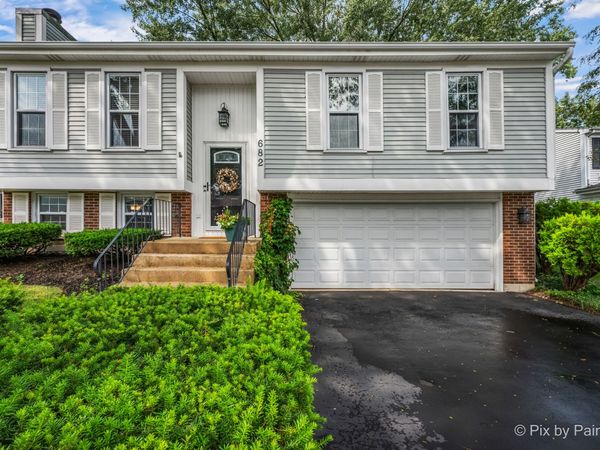 682 Shining Water Drive , Carol Stream, IL 60188