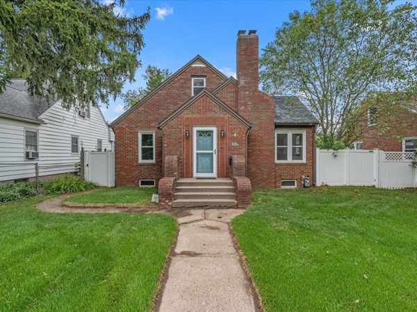 2348 Elm Street , Davenport, IA 52803