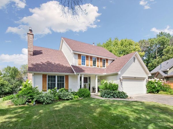 180 Cascade Court , Chanhassen, MN 55317