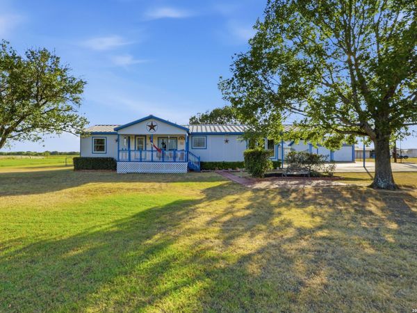 775 WARNCKE RD, La Vernia, TX 78121