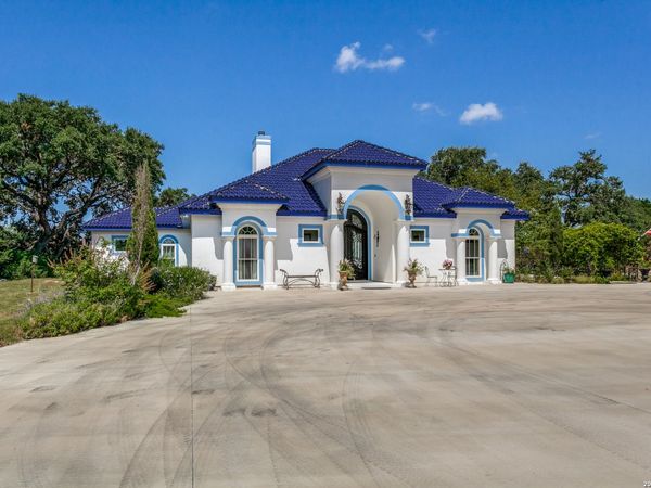 497 N THUNDER CREEK RD, Utopia, TX 78884