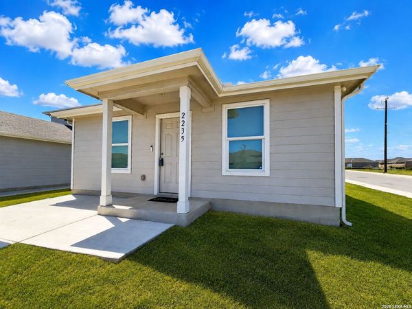 2235 Camellia Rose, St Hedwig, TX 78109