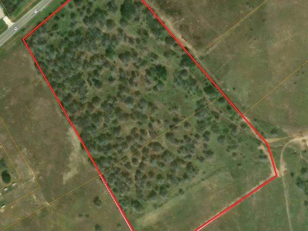 5668 State Highway 97, Floresville, TX 78114