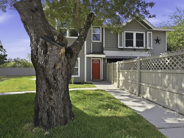 6704 SPRING FRONT DR, San Antonio, TX 78249