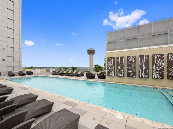 610 E Market St, Unit 2704, San Antonio, TX 78205