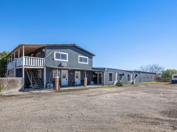 176 COUNTY ROAD 304, Orange Grove, TX 78372