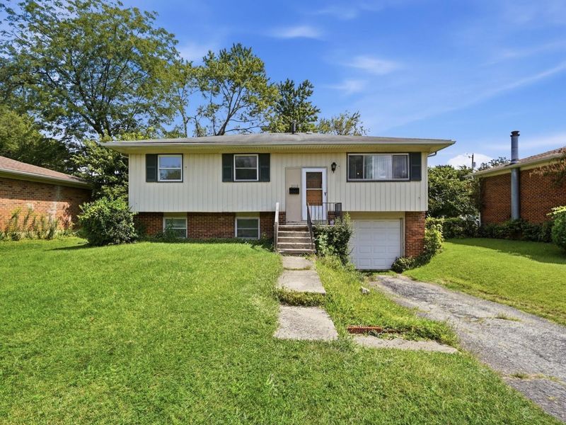 2110 Wadsworth Drive, Columbus, OH 43232 Photo 2