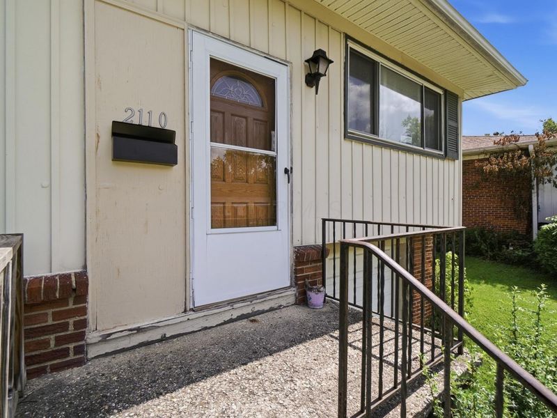 2110 Wadsworth Drive, Columbus, OH 43232 Photo 3