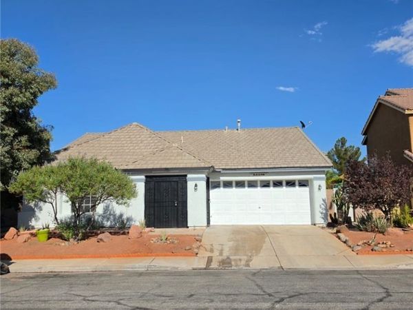 320 New Hope Drive, Henderson, NV 89014