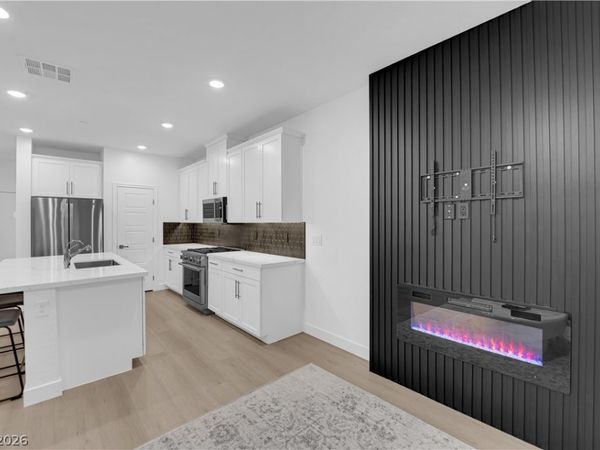 600 N Carriage Hill Drive , Unit 1048, Las Vegas, NV 89138