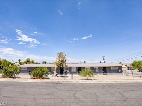 702 N 10th Street , Las Vegas, NV 89101