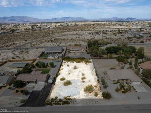 2380 S Zuni Avenue , Pahrump, NV 89048