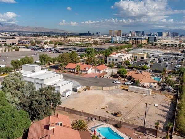 La Cienega , Las Vegas, NV 89119