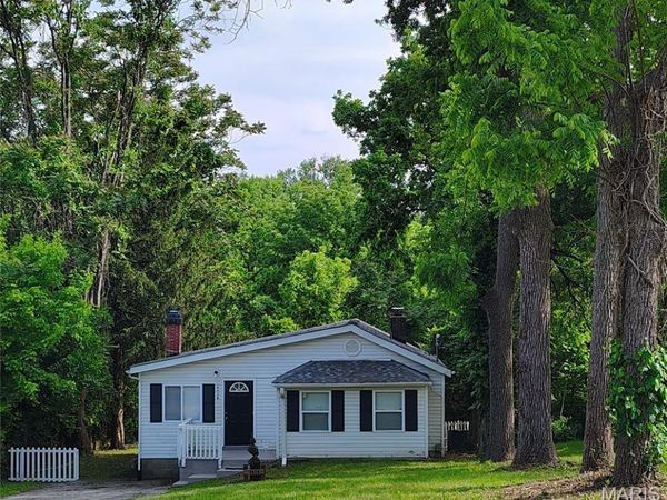 2618 High Ridge Avenue , Jennings, MO 63136