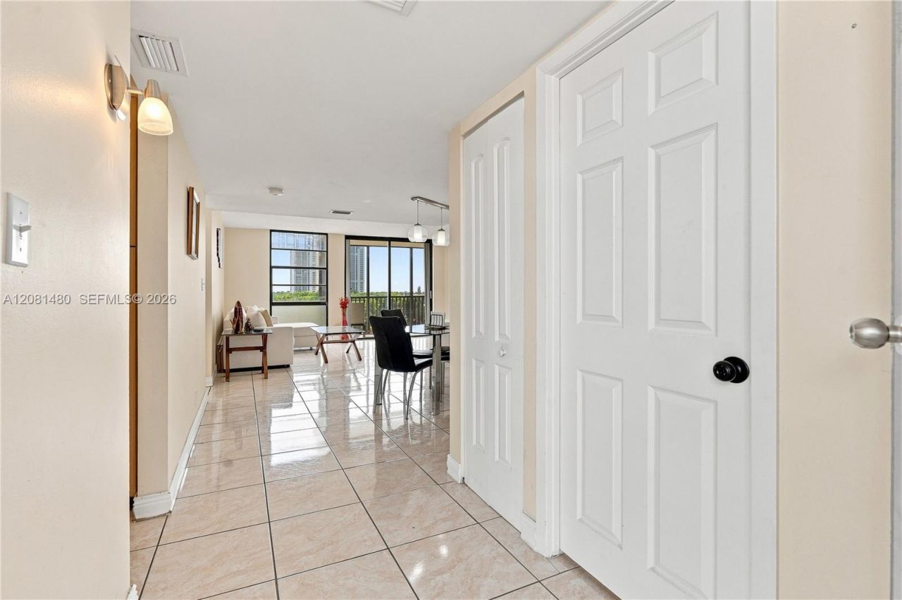 3475 N Country Club Dr, Unit 615, Aventura, FL 33180 Photo