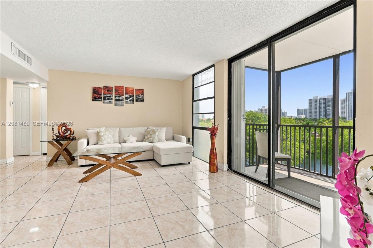 3475 N Country Club Dr, Unit 615, Aventura, FL 33180 Photo