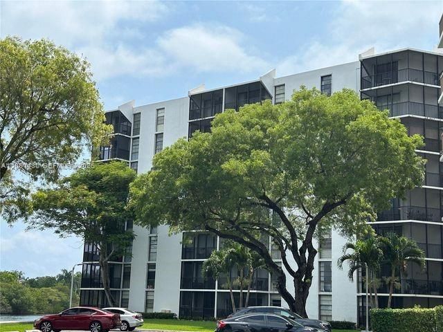 3475 N Country Club Dr, Unit 615, Aventura, FL 33180 Photo