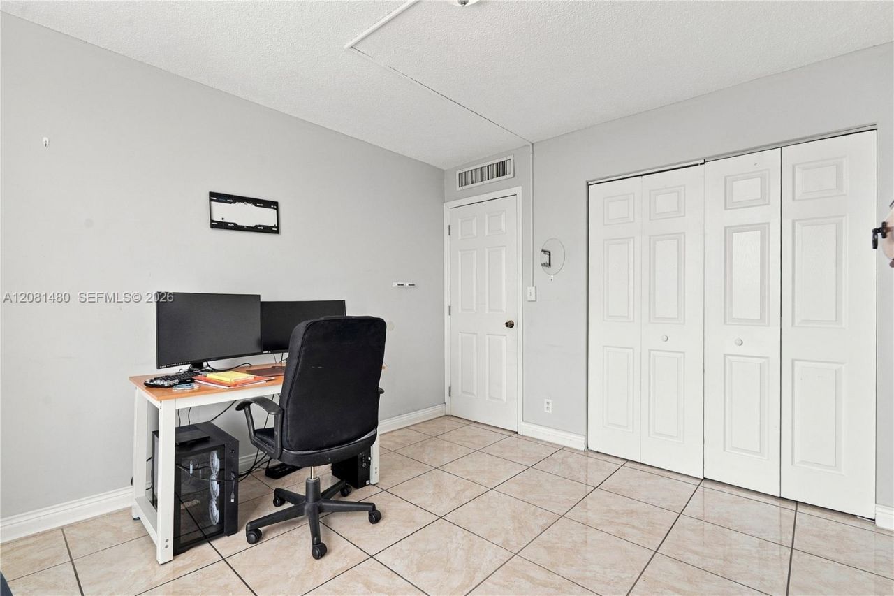 3475 N Country Club Dr, Unit 615, Aventura, FL 33180 Photo