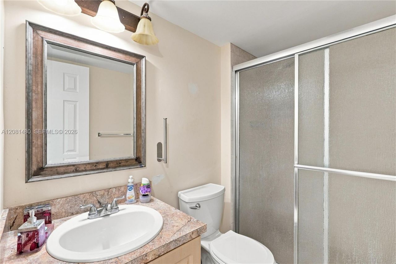 3475 N Country Club Dr, Unit 615, Aventura, FL 33180 Photo