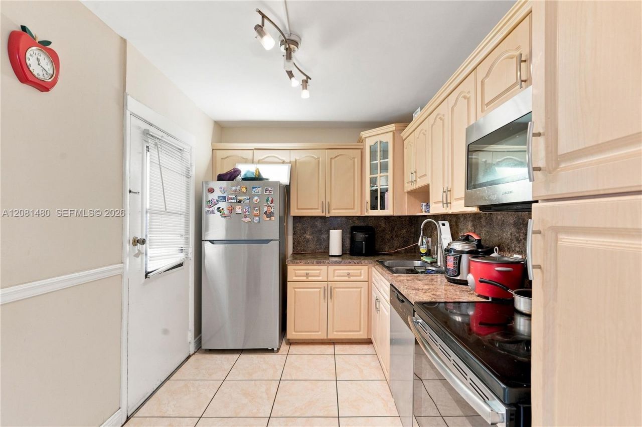 3475 N Country Club Dr, Unit 615, Aventura, FL 33180 Photo