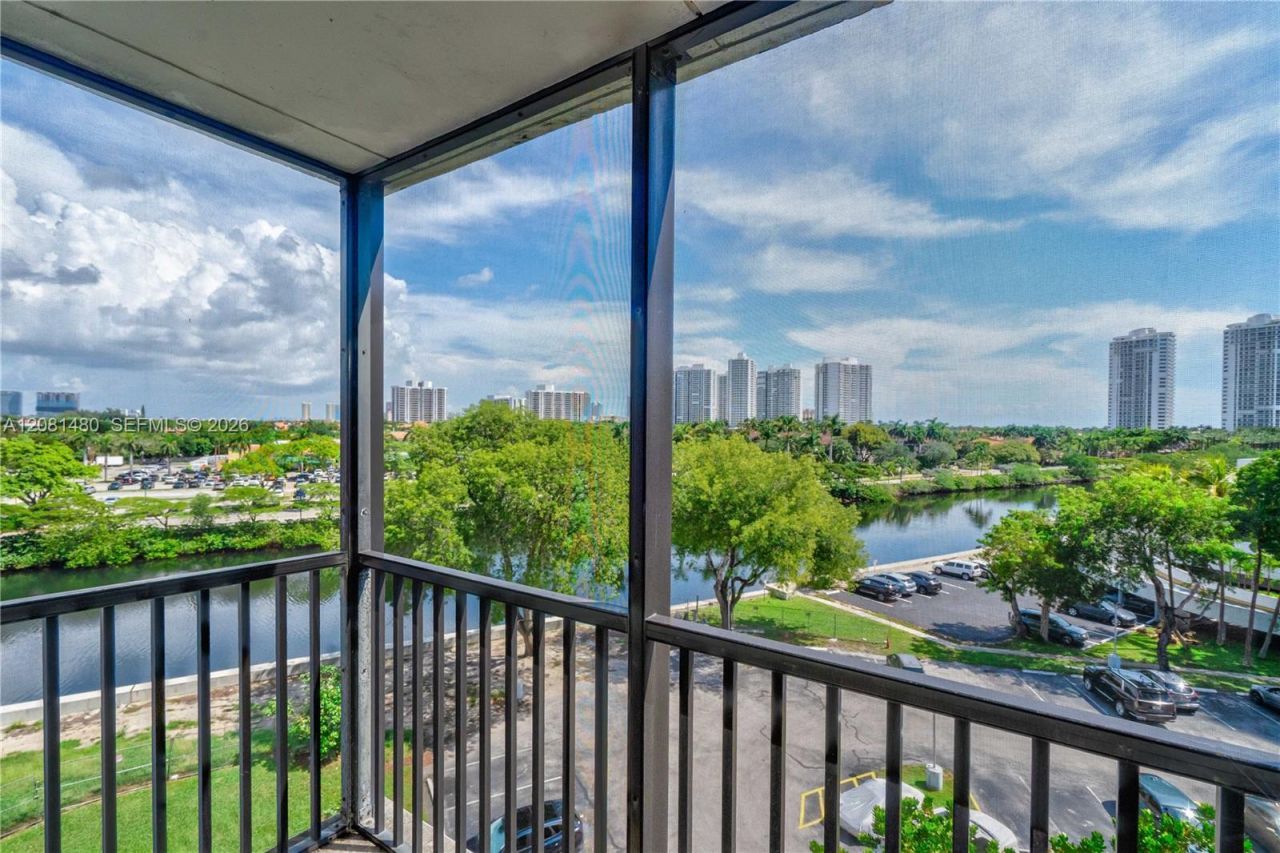 3475 N Country Club Dr, Unit 615, Aventura, FL 33180 Photo