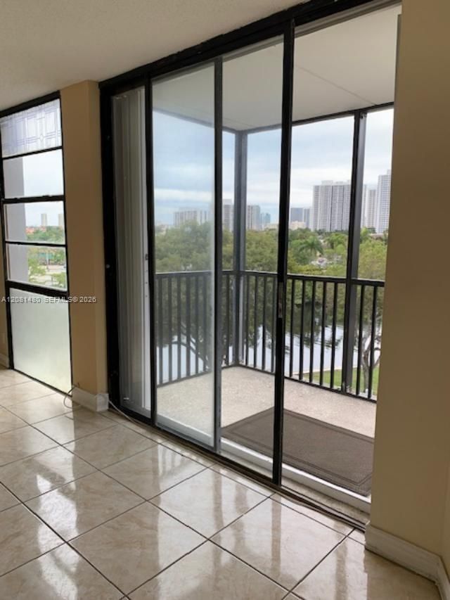 3475 N Country Club Dr, Unit 615, Aventura, FL 33180 Photo