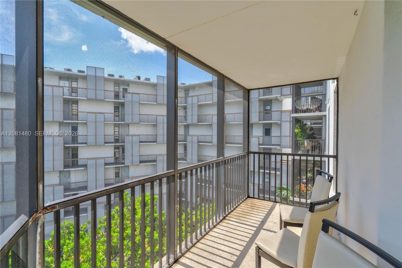 3475 N Country Club Dr, Unit 615, Aventura, FL 33180 Photo