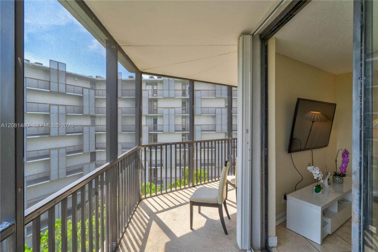 3475 N Country Club Dr, Unit 615, Aventura, FL 33180 Photo