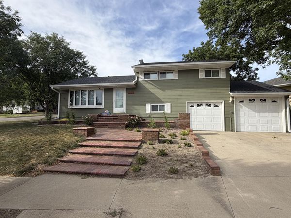 1600 E Cabot Street, Pierre, SD 57501