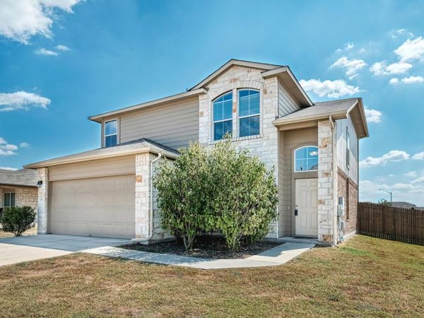 100 Northern Flicker ST, Kyle, TX 78640