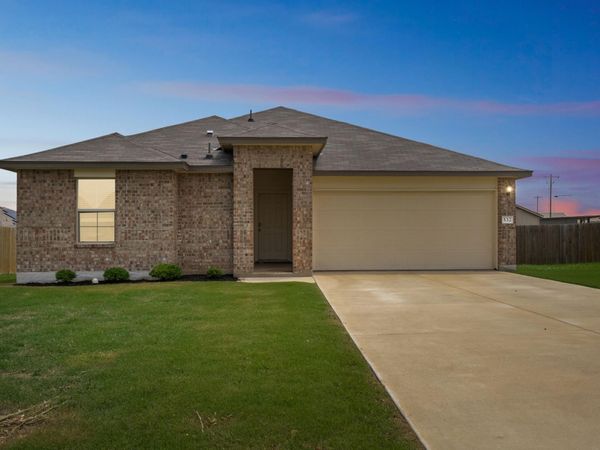 532 Taggart TRL, Jarrell, TX 76537