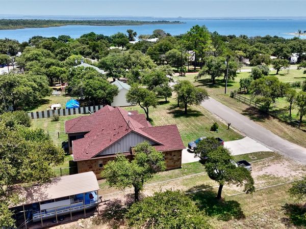 710 Panorama DR, Buchanan Dam, TX 78609