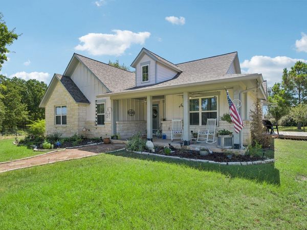 596 Pleasant Grove LOOP , Elgin, TX 78621