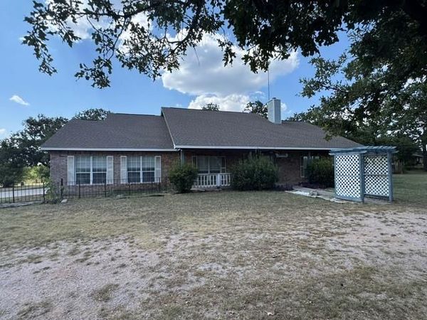 690 Ancient Oaks DR, Marble Falls, TX 78654