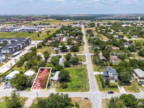 305 Eggleston ST , Manor, TX 78653