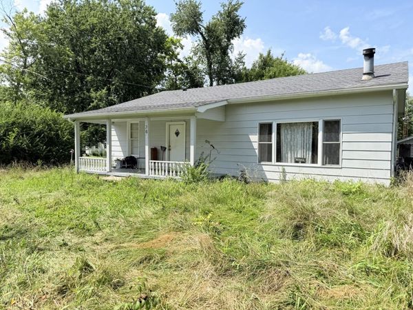 261 E Trammel Street , Carrier Mills, IL 62917