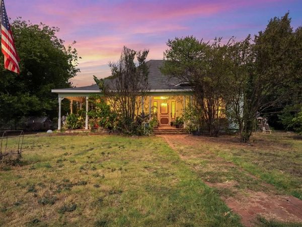 210 S Corporation Street , Hillsboro, TX 76645