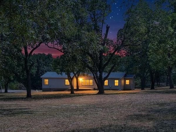 1210 E Texas Street , Denison, TX 75021