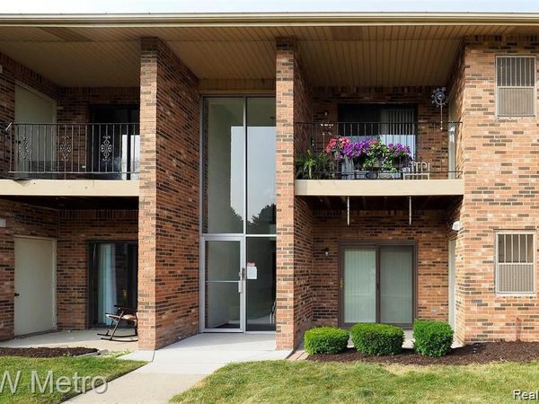 15014 Island Drive, Sterling Heights, Mi 48313