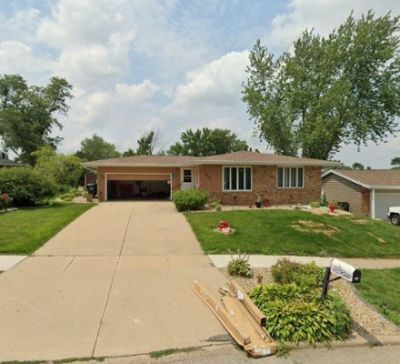 6605 Kent Drive Ne, Cedar Rapids, IA 52402 Main Photo