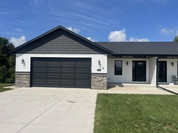 700 N Main Street, Unit 1, Fall River, WI 53932