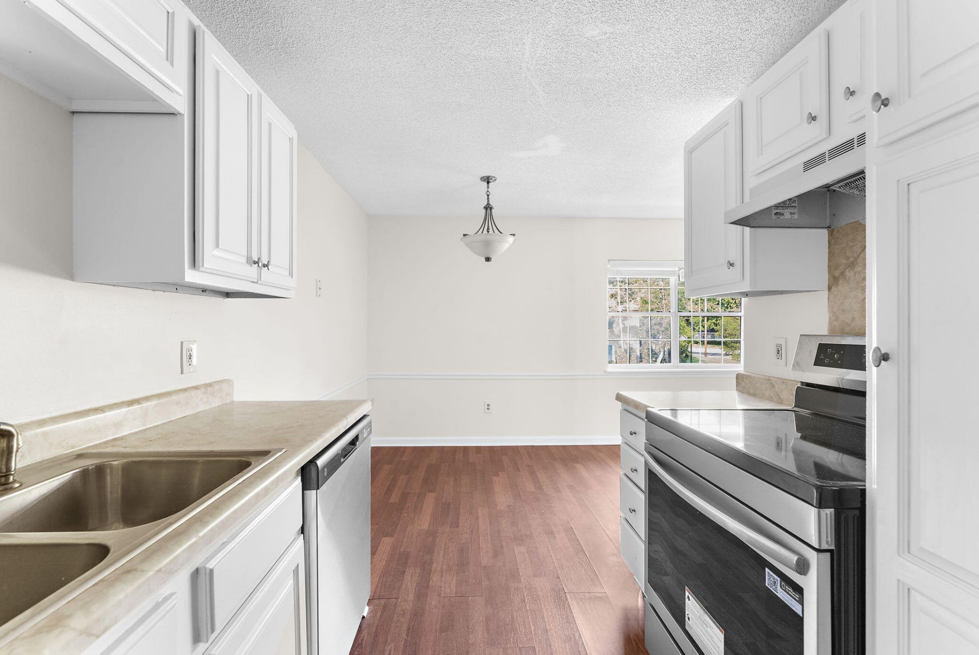 201 Oakmont Avenue Photo 11